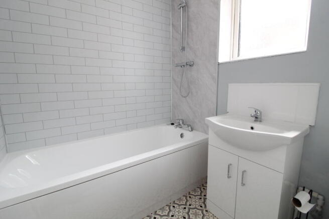 Studio to rent Image 6