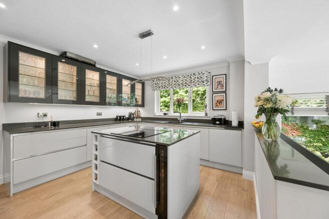 Kitchen/ Living Area