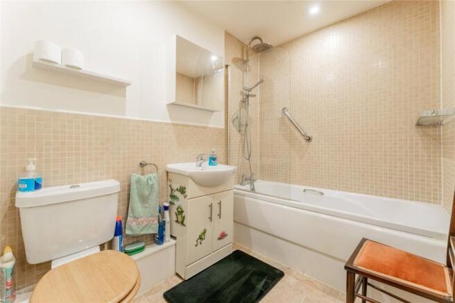 2 bed Apartment for sale Image 7