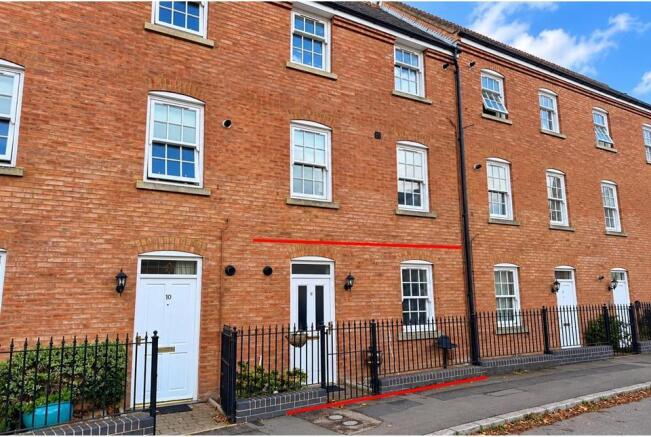 2-bed flat on With GARAGE - Well Lane, Rothwell, Kettering, £152,500
