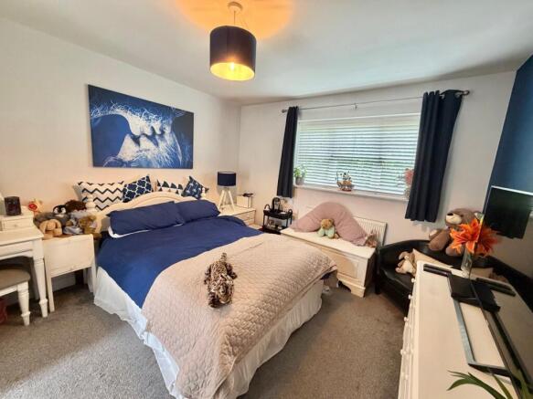4 bed Semi-Detached for sale Image 7