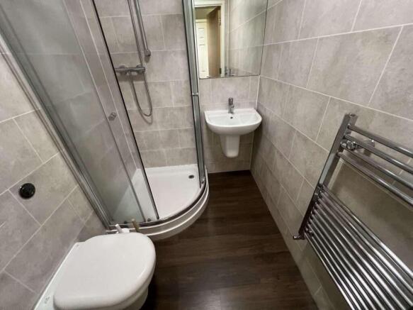 Studio to rent Image 10
