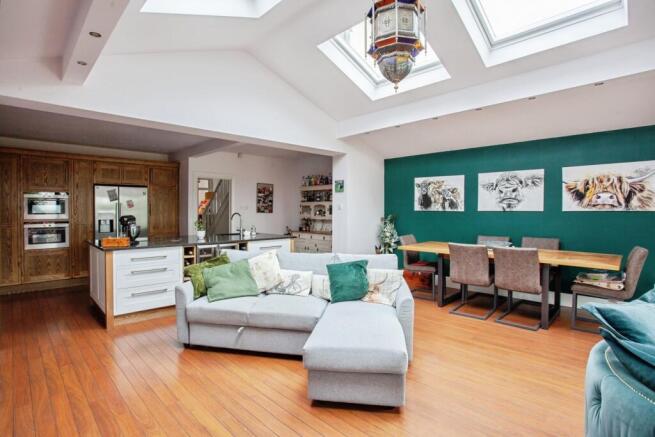 3 bed Detached for sale Image 9