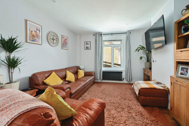 11 Cambridge Road...