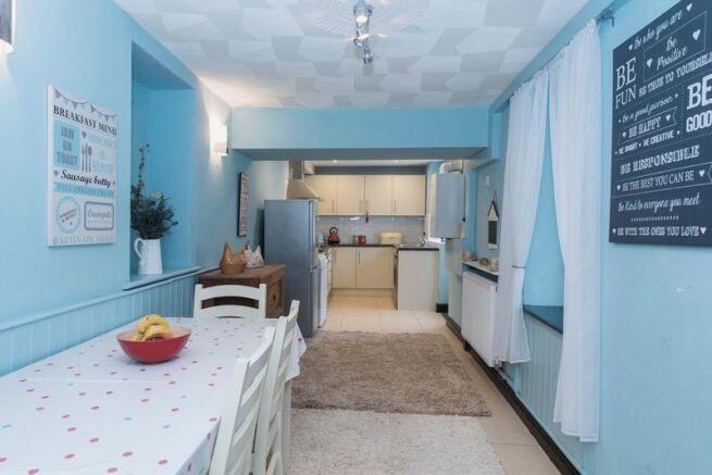 KITCHEN/DINER