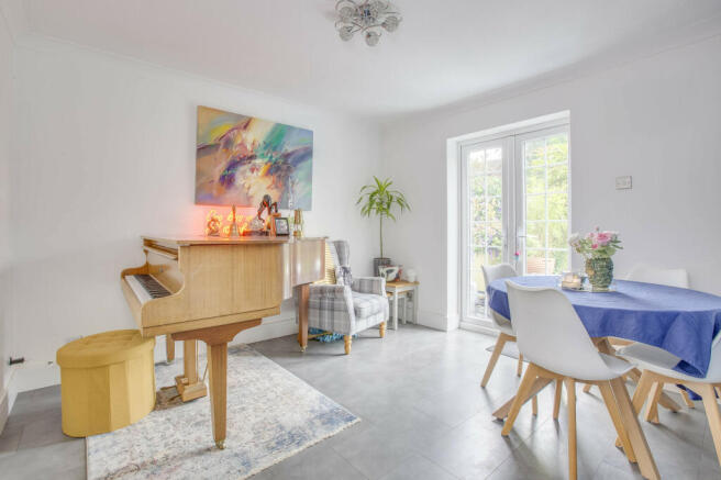 14 Stapleton Close, SL7 1TZ (LOW RES)-14