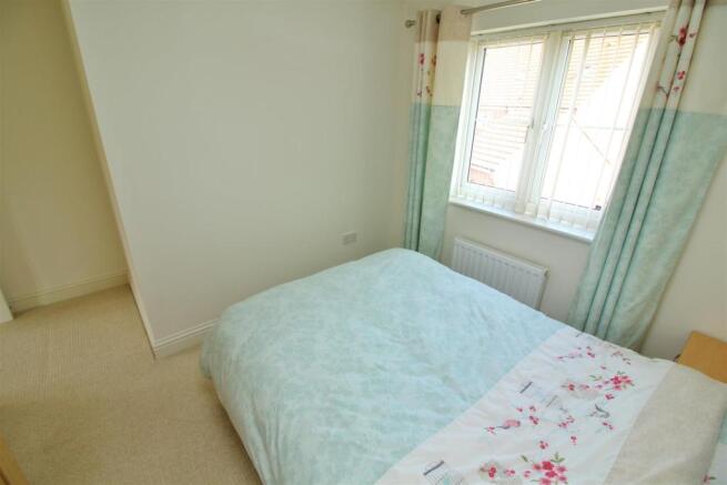 32 Bed 2.JPG