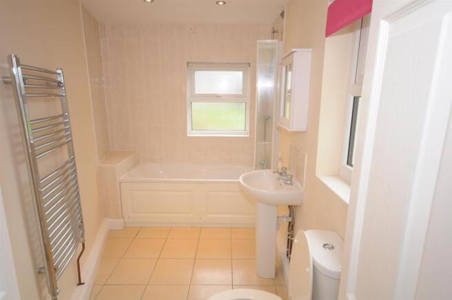 GROUND FLOOR BATHROOM