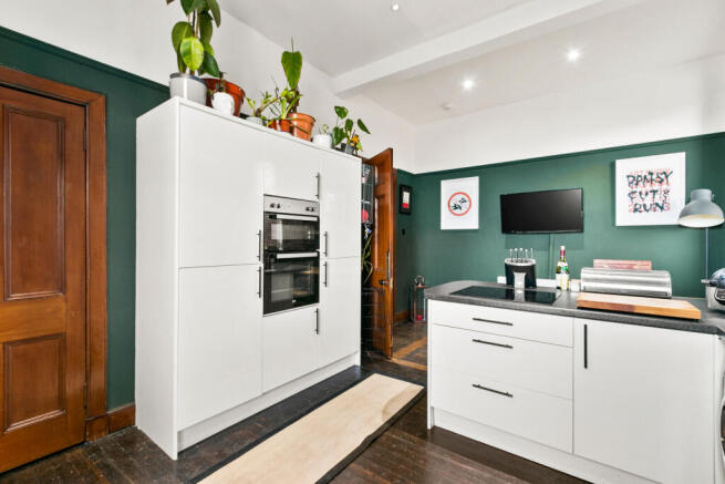 Kitchen/ Dining Room