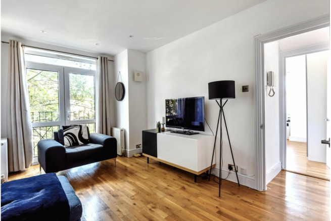 Lounge / Kitchen