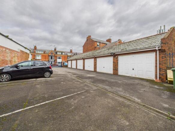 2 bed Flat for sale Image 10