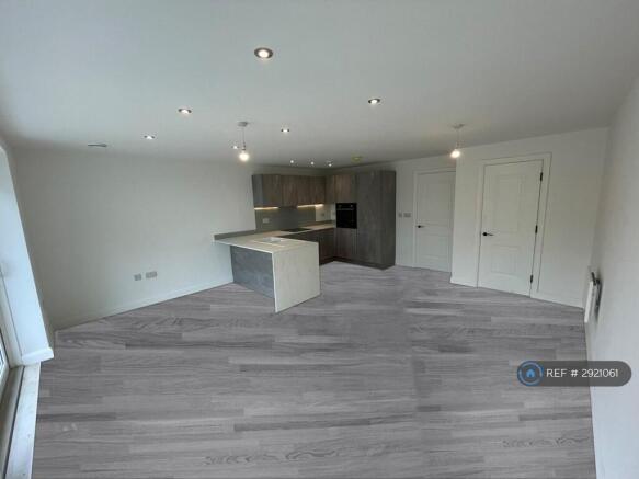 4 bed End of Terrace to rent Image 4