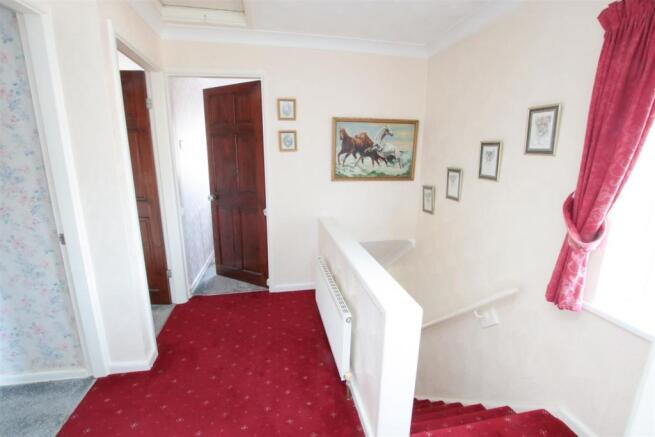 FIRST FLOOR LANDING