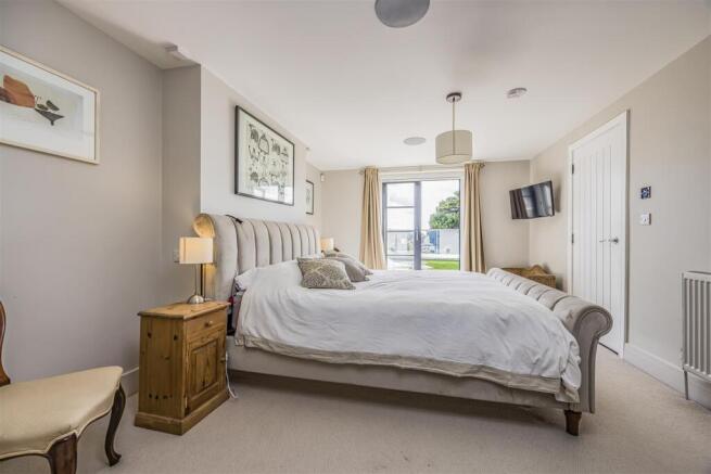 White House, Little Hyden Lane, Waterlooville-Port