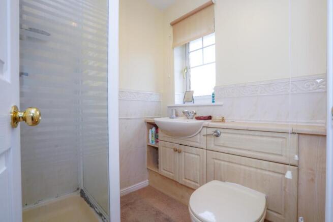 4 bed Detached for sale Image 10