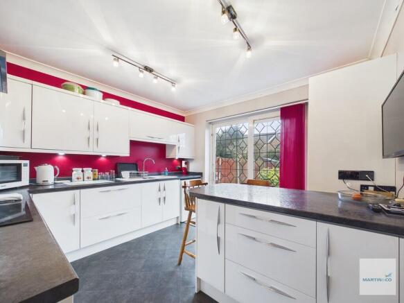 CAM03394G0-PR0443...