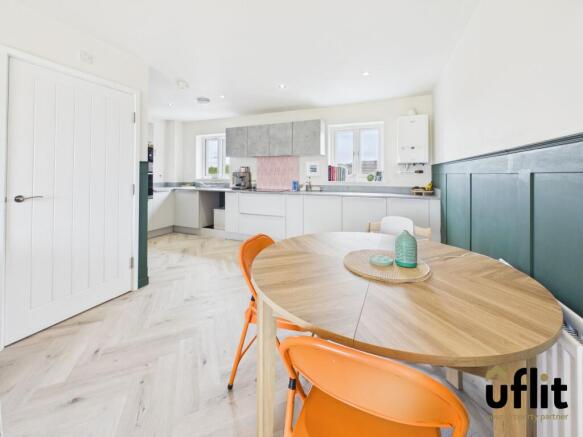 2 bed Apartment for sale Image 9