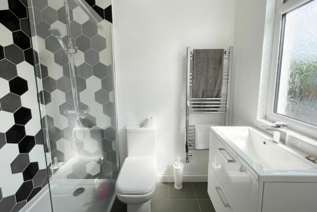 Bedroom 1 Ensuite