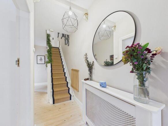 4 bed Semi-Detached for sale Image 2