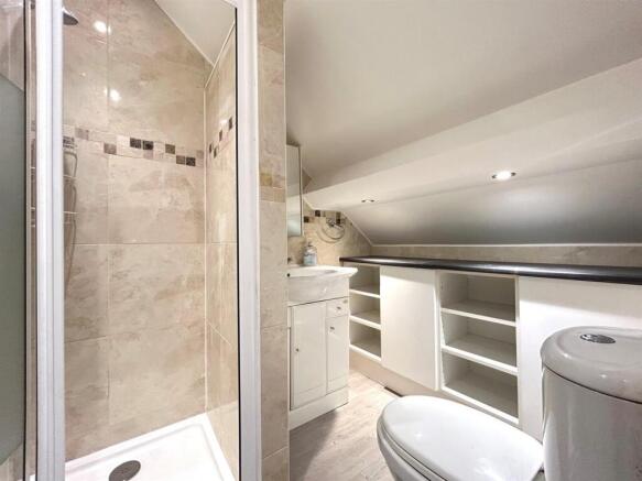 Bathroom 3.jpg