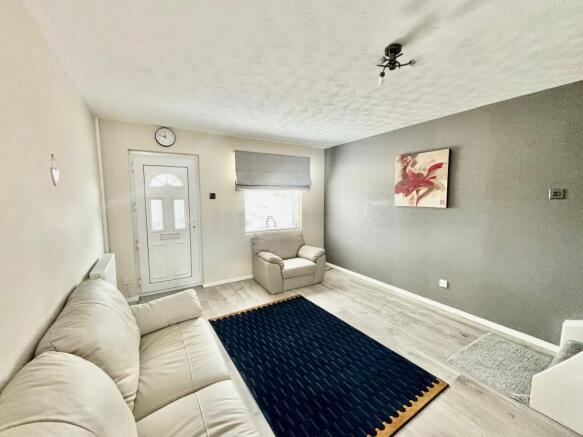 2 bed House to rent Image 4