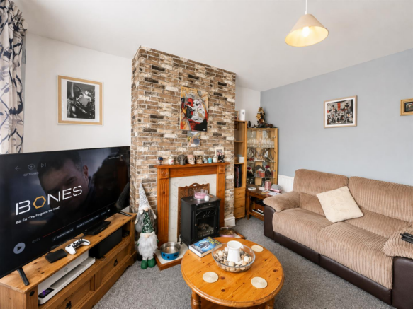 2 bed Terraced for sale Image 3