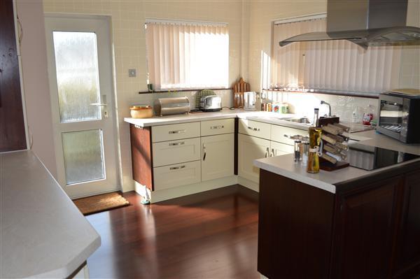 KITCHEN: