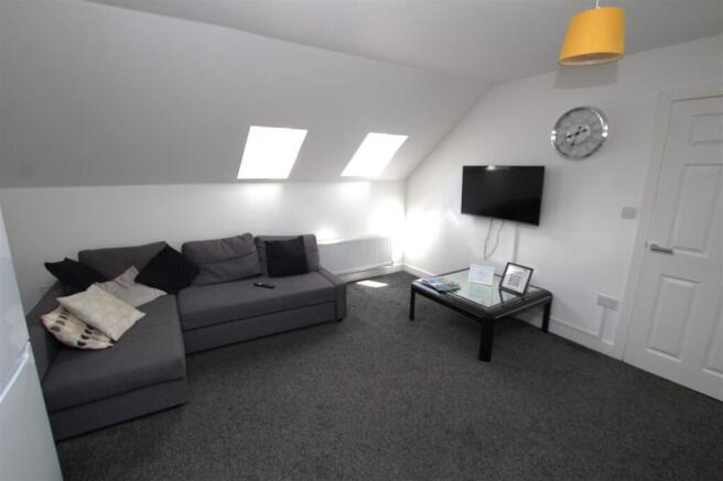 sitting area .jpg