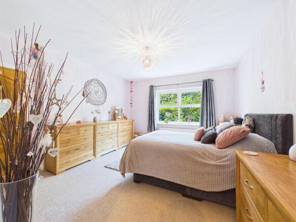 2 bed Apartment for sale Image 10