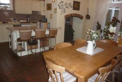 DINING KITCHEN