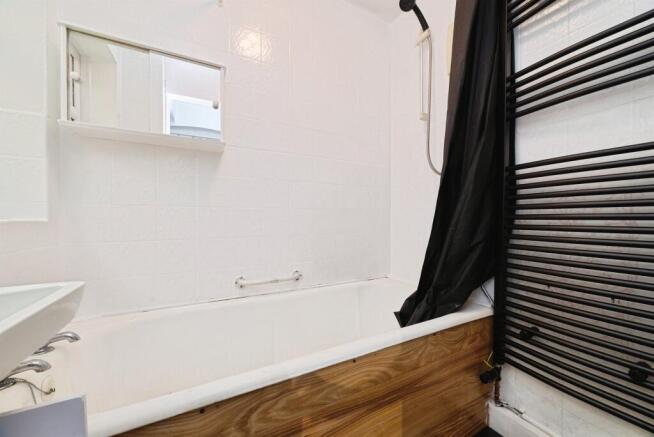 2 bed Terraced for sale Image 6