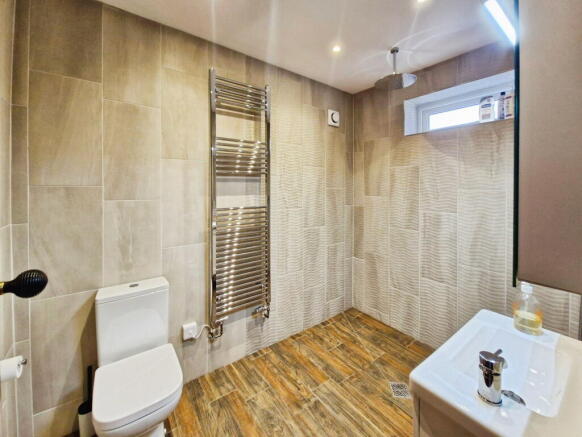 4 bed Terraced for sale Image 11