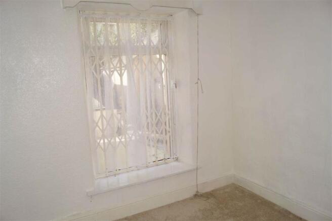 BEDROOM 2 (REAR)