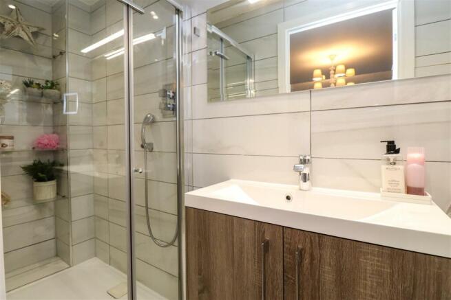 Bed 2 En Suite