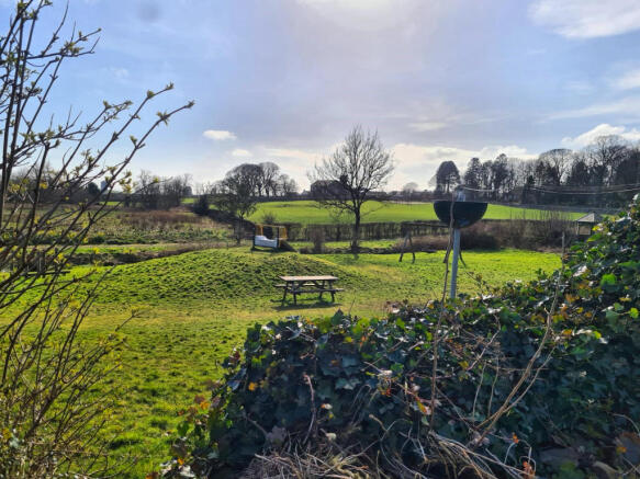 Urrview, 13 Victoria Street, Kirkpatrick Durham - 