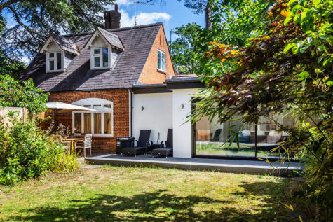 Portsmouth Road, Cobham, Surrey, KT11