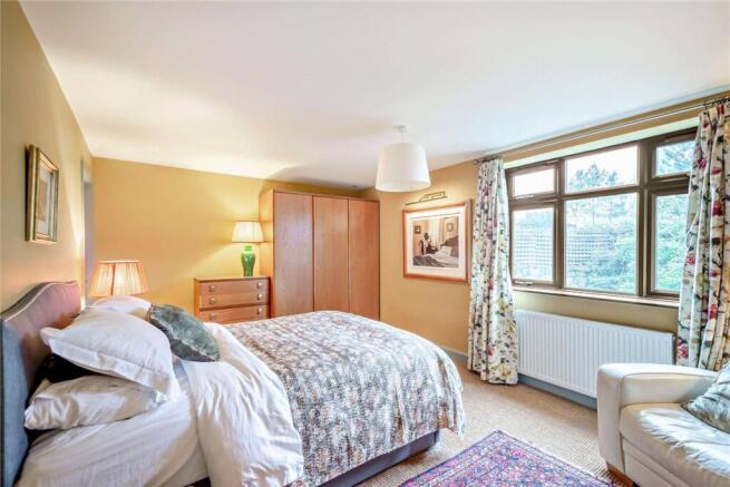 4 bed Semi-Detached for sale Image 10