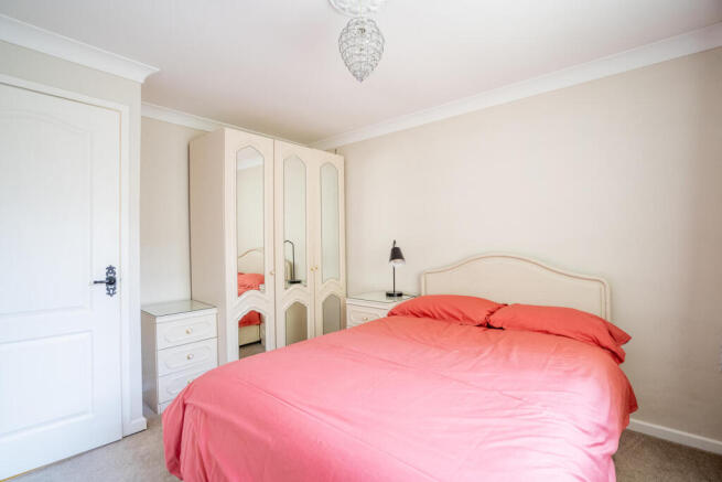 3 bed Bungalow for sale Image 8