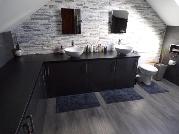 En-suite bathroom
