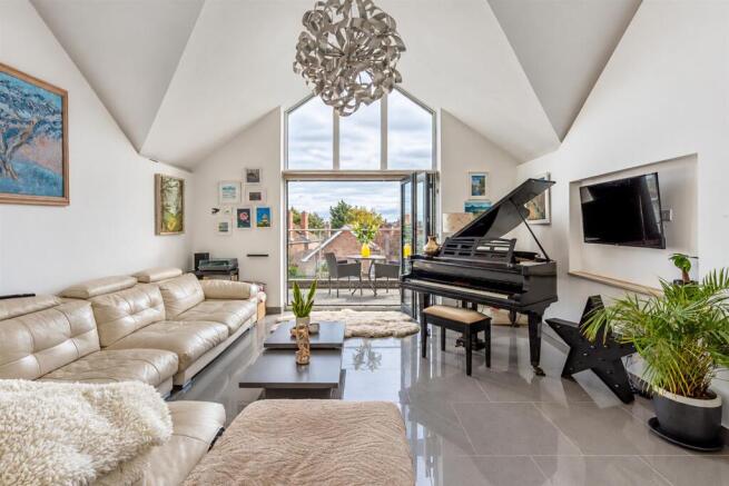 Living / Dining Area