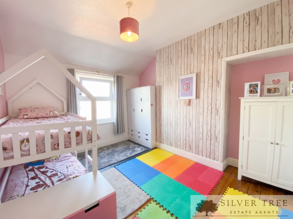 5 bed Terraced for sale Image 8