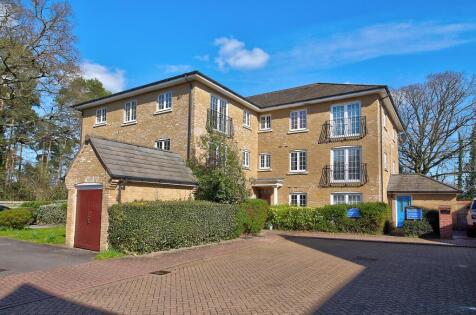 Fernhill Place, Hook, RG27
