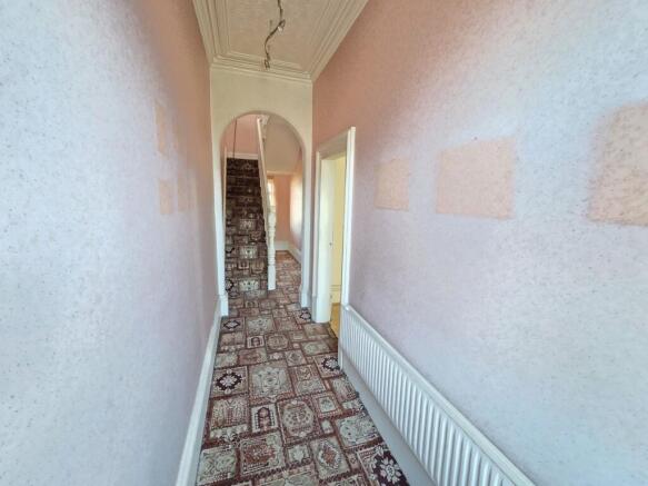 4 bed Semi-Detached for sale Image 5
