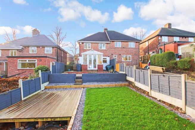 LANDSCAPED REAR GARDEN