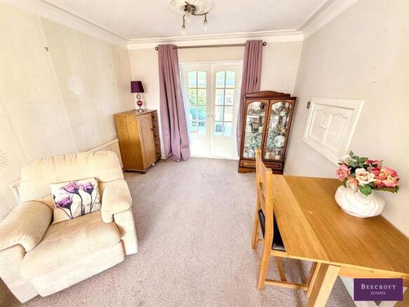 3 bed Semi-Detached for sale Image 4
