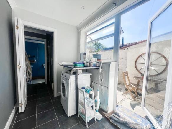 2 bed Terraced for sale Image 8