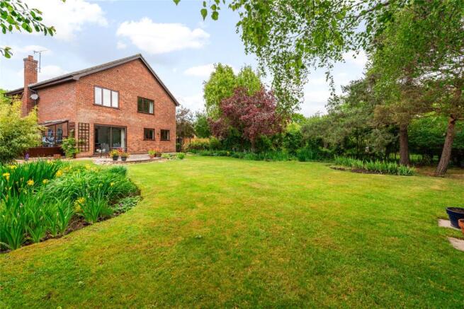 Luton Road, Wilstead, Bedfordshire, MK45 photo 3