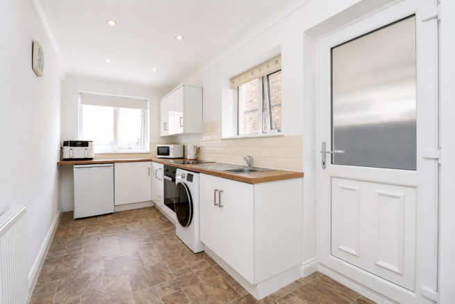 3 bed Semi-Detached for sale Image 9