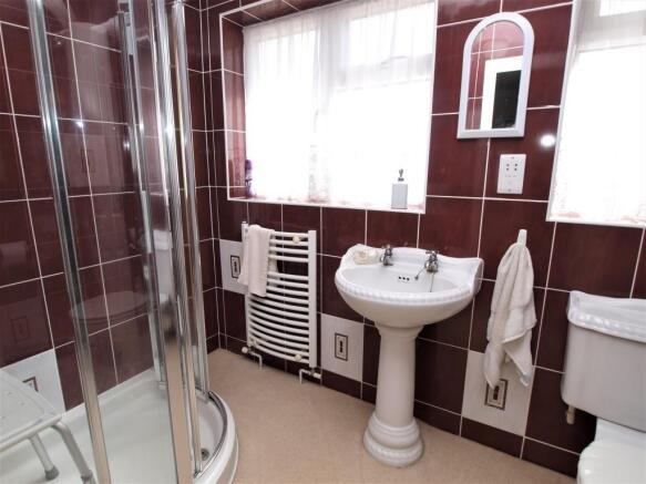 SHOWER ROOM