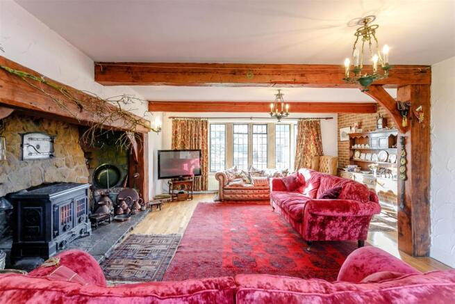 8375386-interior22.jpg